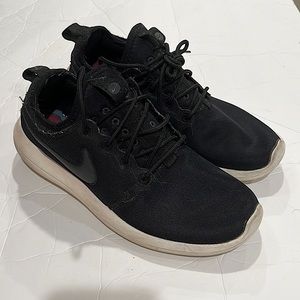 NIKE ROSHE TWO Shoes